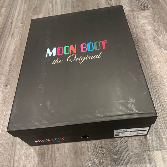 Moon Boot tall Icon black faux fur boots - Picture 13 of 14